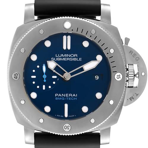 The image shows a front view of the Panerai Luminor Submersible watch, highlighting the dial, bezel, and crown guard.
