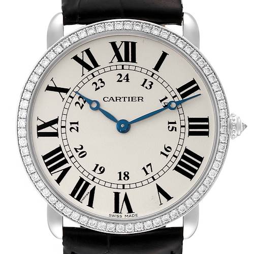 This Cartier Ronde WR000551 Men's White Gold Silver Dial WR000551 Men's White Gold Silver Dial watch is shown from a front view, highlighting its dial, Roman numerals, blue hands, and diamond bezel.