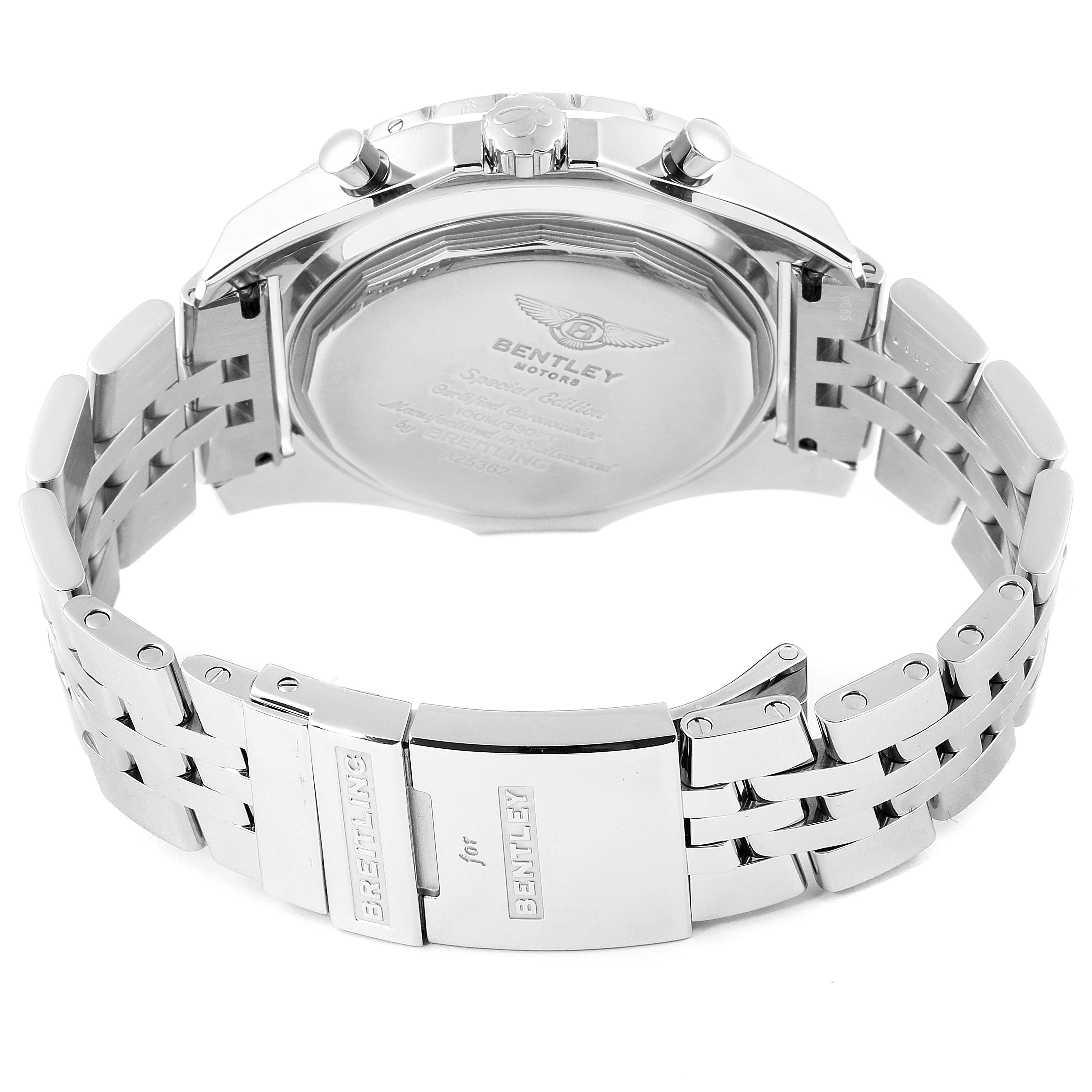 The image shows the back view of a Bentley model by Breitling, highlighting the clasp and bracelet.