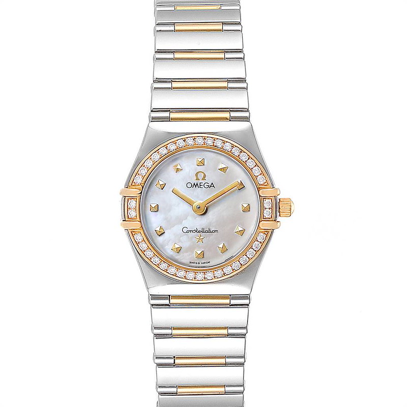 This image shows a top view of an Omega 1376.71.00 Women's Steel and Gold (two tone) Mother of Pearl Dial 1376.71.00 Women's Steel and Gold (two tone) Mother of Pearl Dial Constellation My Choice Steel Yellow Gold Diamond Watch 1376.71.00.