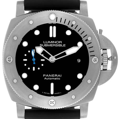 The image shows a front view of the Panerai Luminor Submersible watch, highlighting the dial, bezel, and crown guard.
