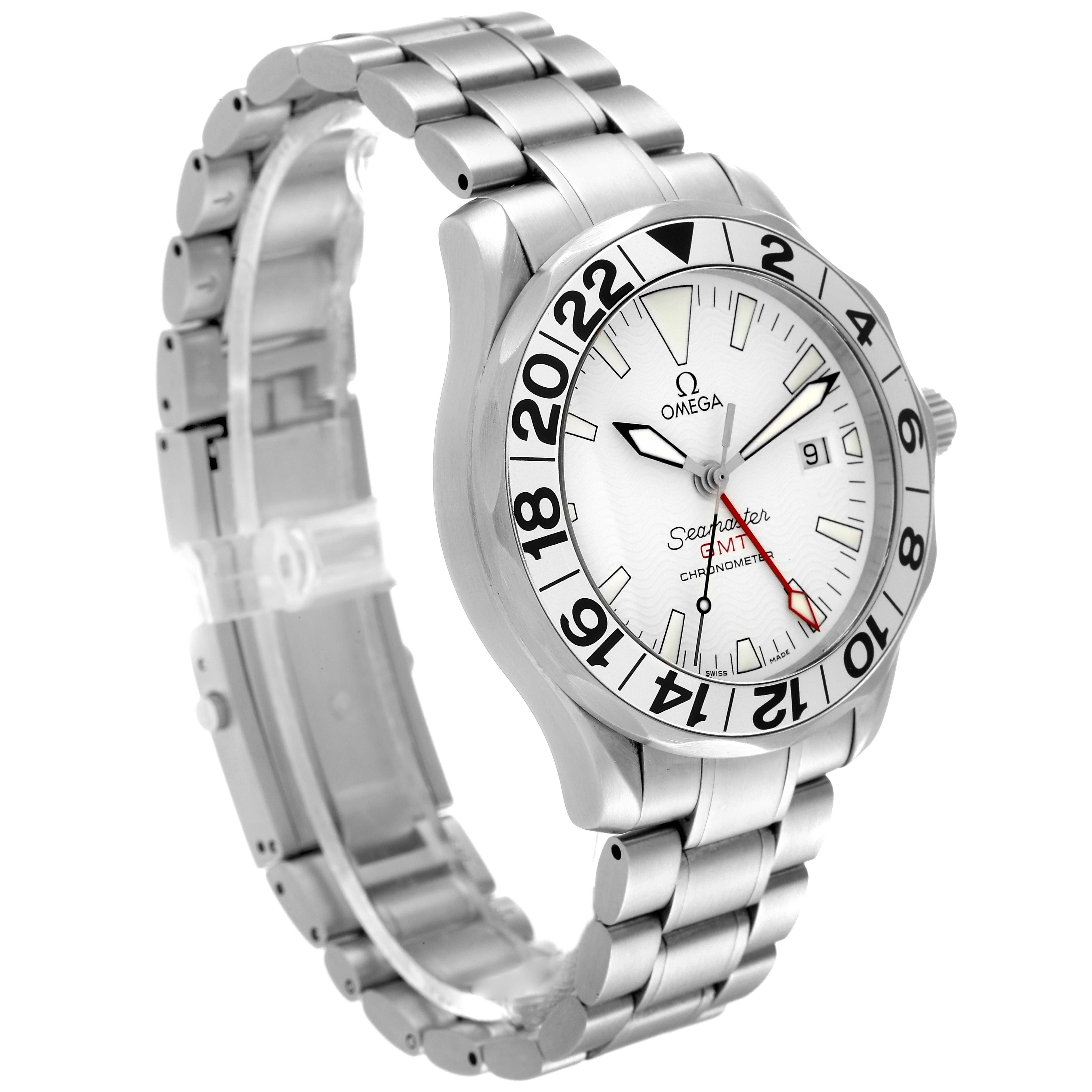 The Omega Seamaster 2538.20.00 Men's Stainless Steel White Dial 2538.20.00 Men's Stainless Steel White Dial watch displays a side and front view, showing the face, bezel, and metal bracelet.
