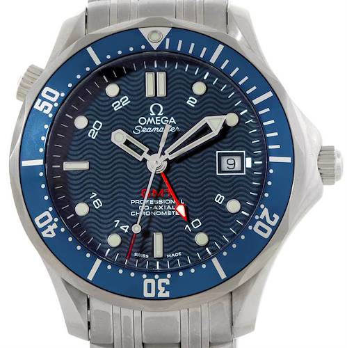 The image shows a front view of an Omega Seamaster 2535.80.00 Men's Stainless Steel Blue Dial 2535.80.00 Men's Stainless Steel Blue Dial watch featuring its bezel, dial, hands, and date window.
