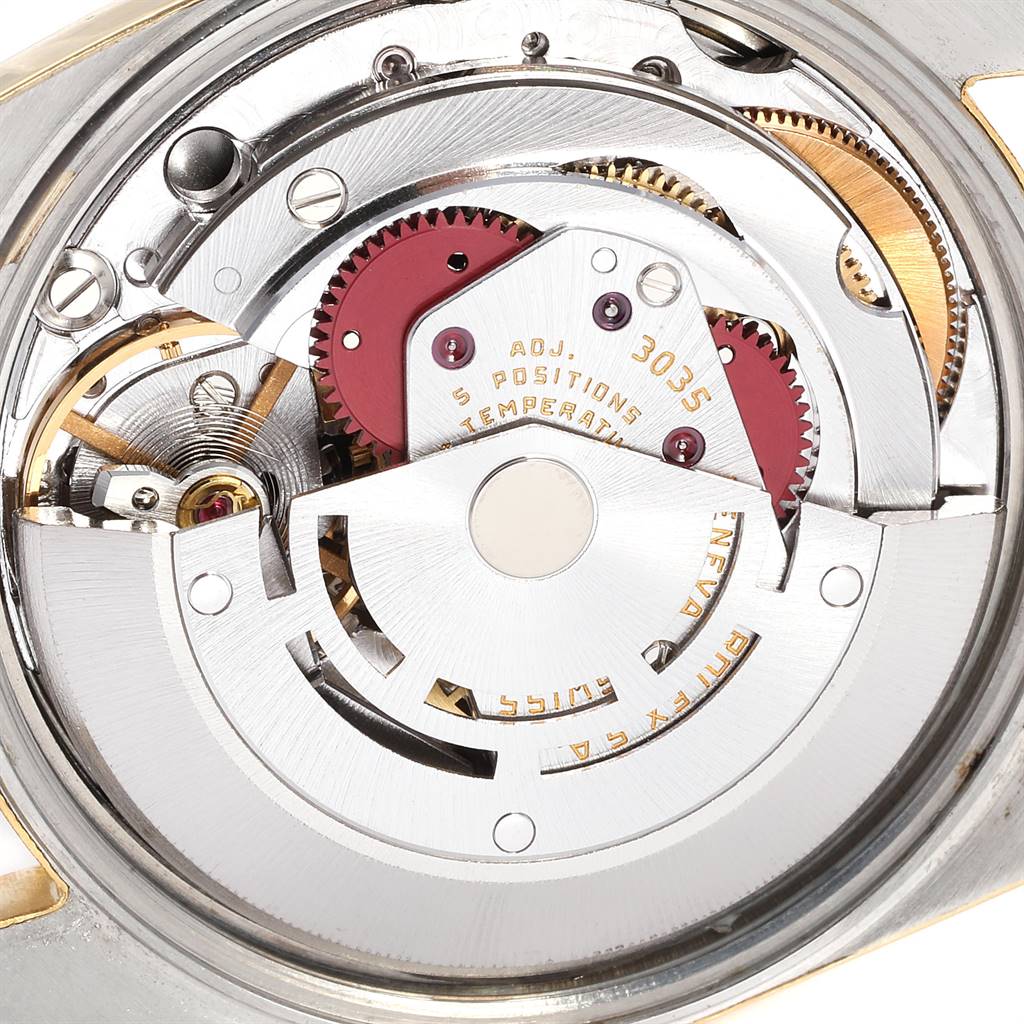 The image shows the inner mechanical parts of a Rolex Vintage Collection 15505 Men's Champagne Dial 15505 Men's Champagne Dial model watch from a close-up, top-down angle.