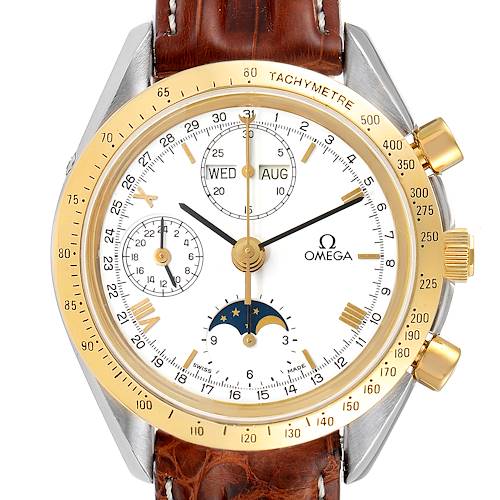 The Omega Speedmaster 3330.20.00 Men's Steel and Gold (two tone) White Dial 3330.20.00 Men's Steel and Gold (two tone) White Dial watch is shown from the front, displaying the dial, tachymeter, subdials, and a brown leather strap.
