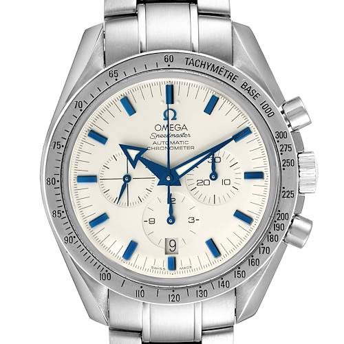 The image shows a frontal view of an Omega Speedmaster 3551.20.00 Men's Stainless Steel White Dial 3551.20.00 Men's Stainless Steel White Dial watch, displaying its dial, bezel, and stainless steel bracelet.