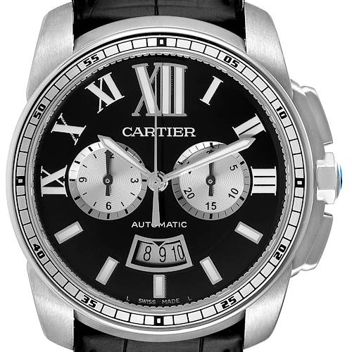 The image shows a frontal view of the dial and bezel of the Calibre de Cartier watch by Cartier.