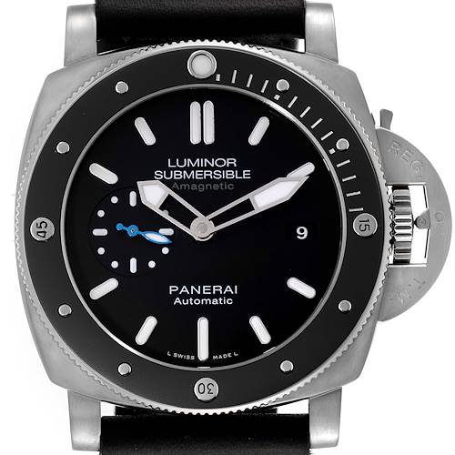 The image shows a front view of the Panerai Luminor Submersible watch, displaying its dial, bezel, and crown guard.